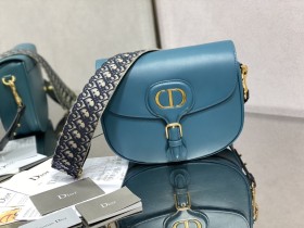 Handbag   Dior  size  27*18*19.5 cm