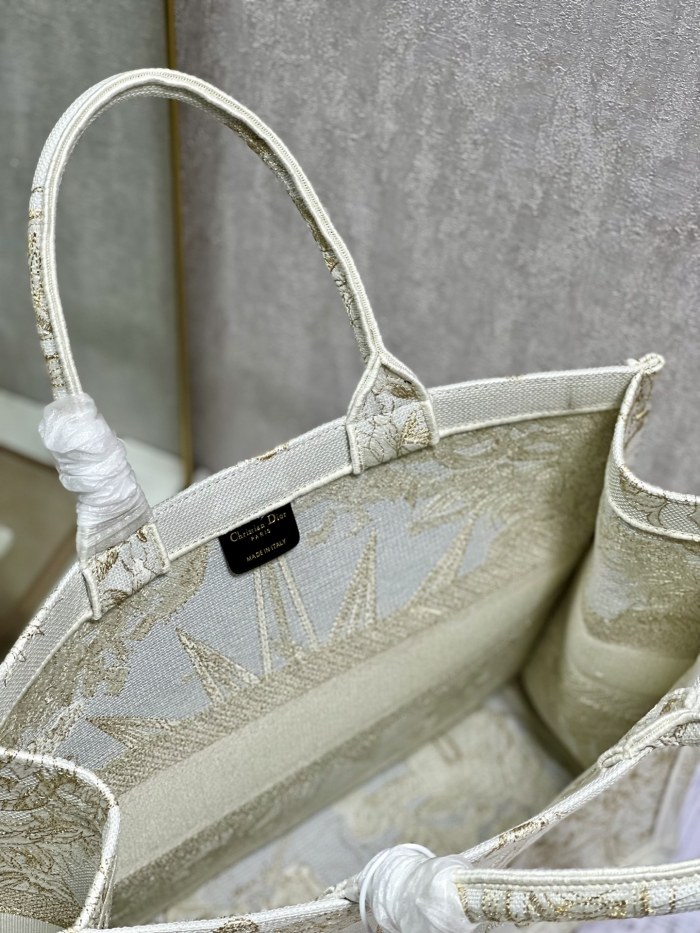 Handbag   Dior  1286  size  41*32 cm