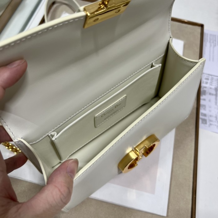 Handbag   Dior  size 9334  size 21.5×12×6 cm