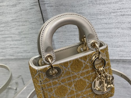 Handbag   Dior  size  12*10*5 cm