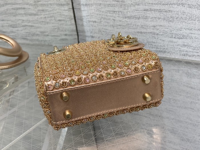 Handbag   Dior  size  12*10*5 cm