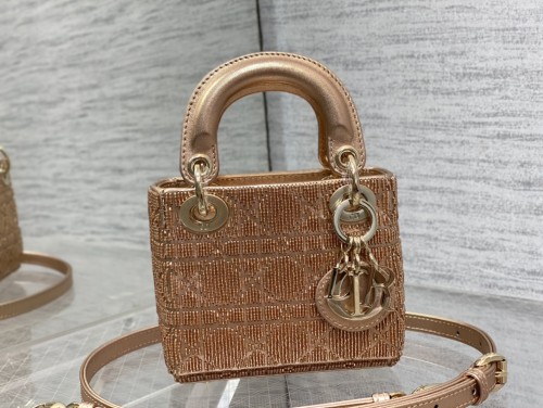 Handbag   Dior   size  12*10*5 cm