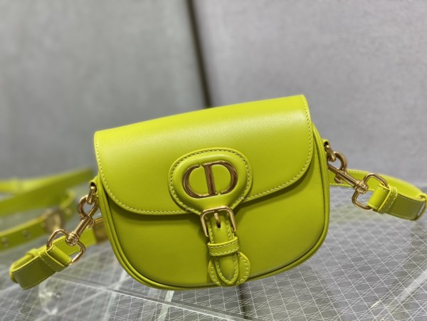 Handbag   Dior  size  18*14*5 cm