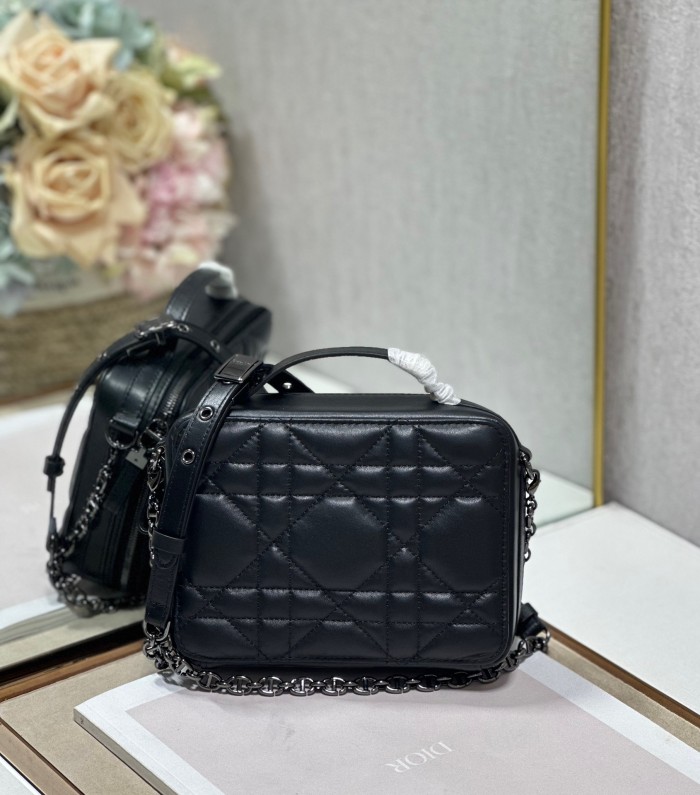 Handbag   Dior  5140  size 18×13×5  cm