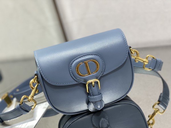 Handbag   Dior  size  18*14*5 cm