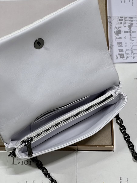 Handbag   Dior  5135  size  19.5×11×6.5 cm