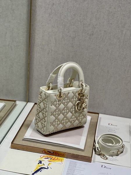 Handbag   Dior  0531  size  20×16.5×8 cm