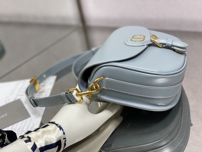 Handbag   Dior  size  22*17*6 cm