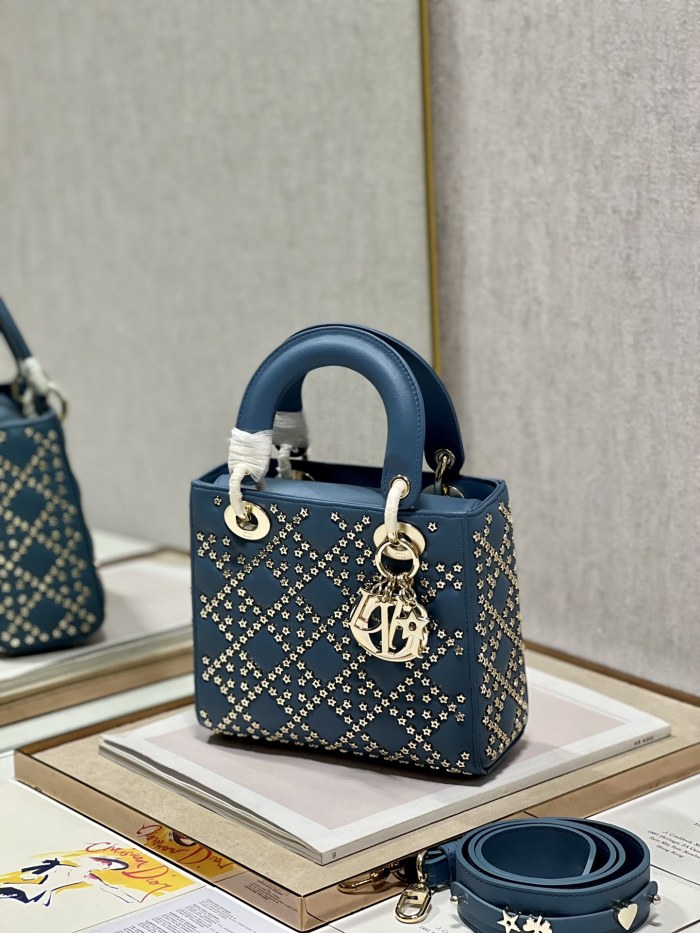 Handbag   Dior  0531  size   20×16.5×8 cm