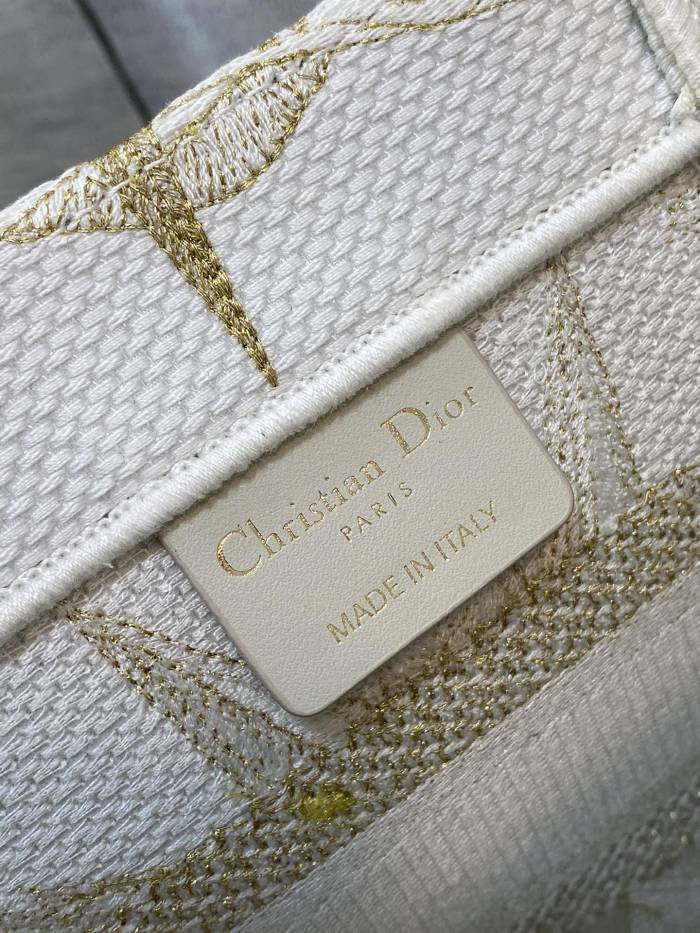 Handbag   Dior  size  26*8*22 cm