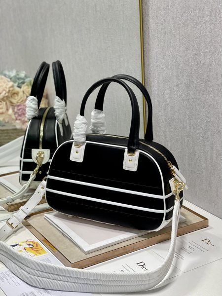 Handbag   Dior  6204  size  34×22×14 cm