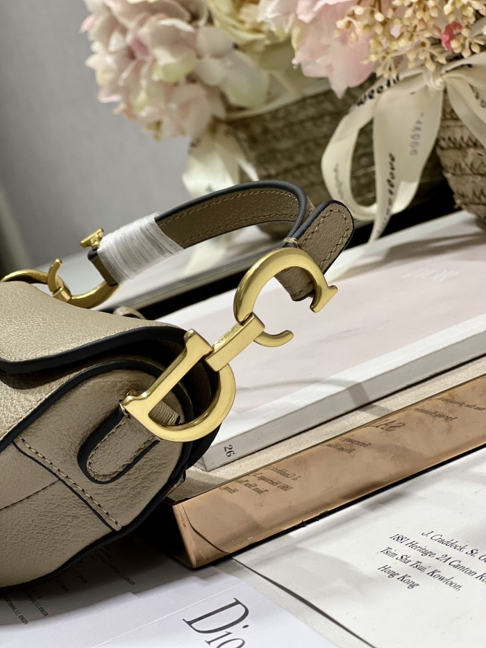 Handbag   Dior  3067 size 12 x 7.5 x 5  cm