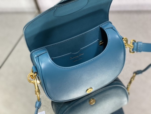 Handbag   Dior  size  18*14*5 cm