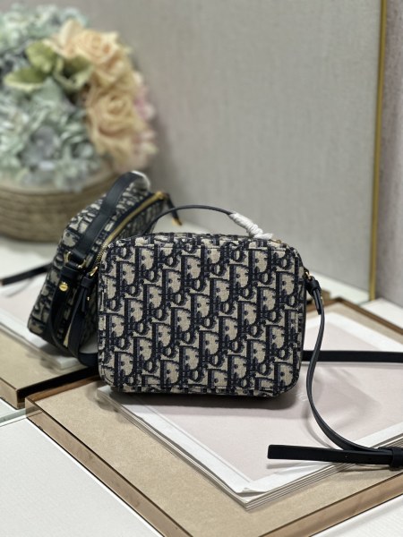 Handbag   Dior  2141  size  18×13×5  cm