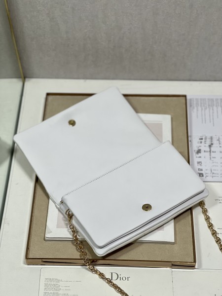  Handbag   Dior  5136  size  24×15×7 cm