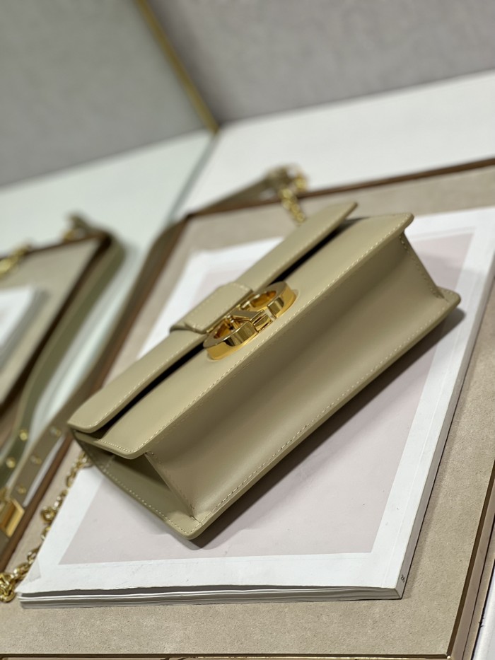 Handbag   Dior  9334  size  21.5×12×6  cm