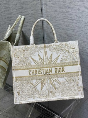 Handbag   Dior  size 42*18*35 cm