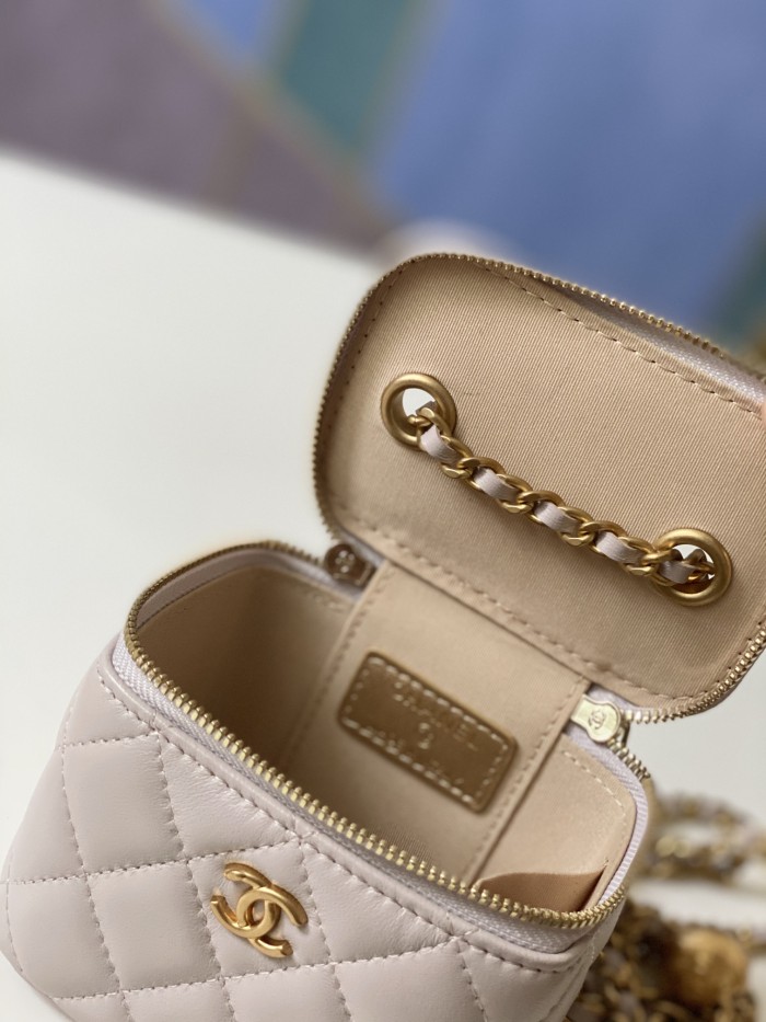 Handbag  Chanel  81136  size  10.5 8.5 7 cm