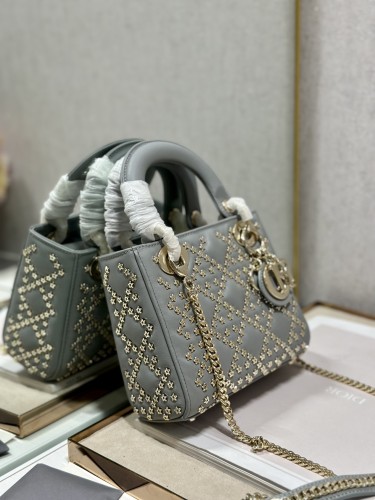 Handbag   Dior 0505  size  17×7.5×14 cm