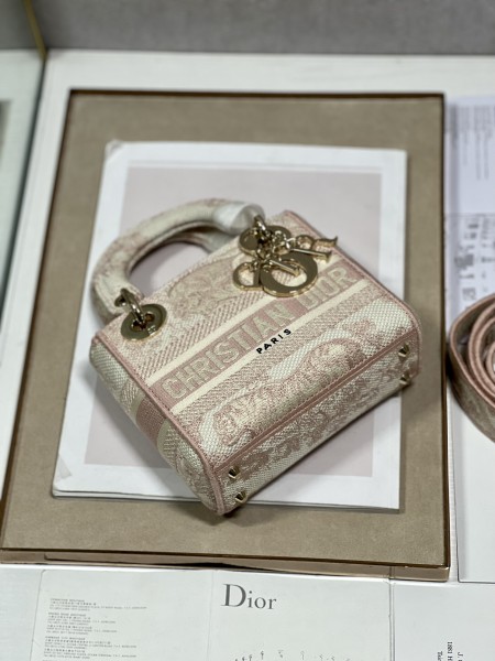 Handbag   Dior  9028  size  17×7.5×14 cm