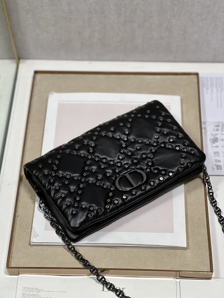  Handbag   Dior  5136  size  24×15×7 cm