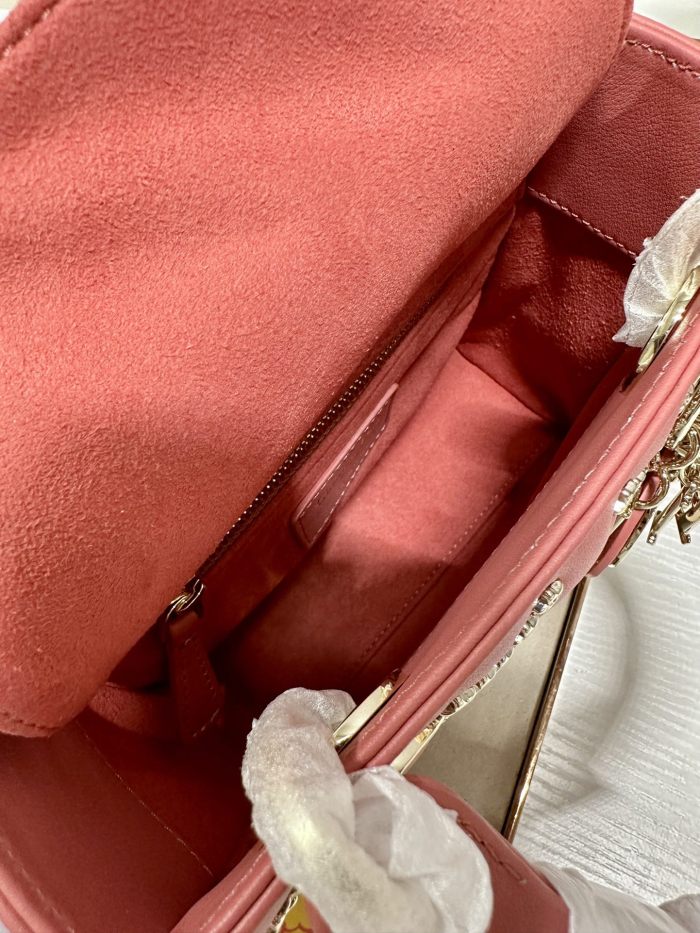 Handbag   Dior 0505  size  17×7.5×14 cm