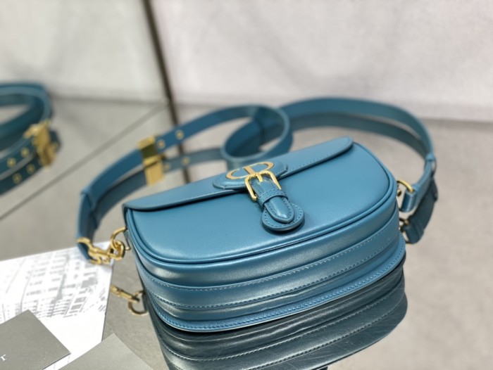 Handbag   Dior  size  22*17*6 cm