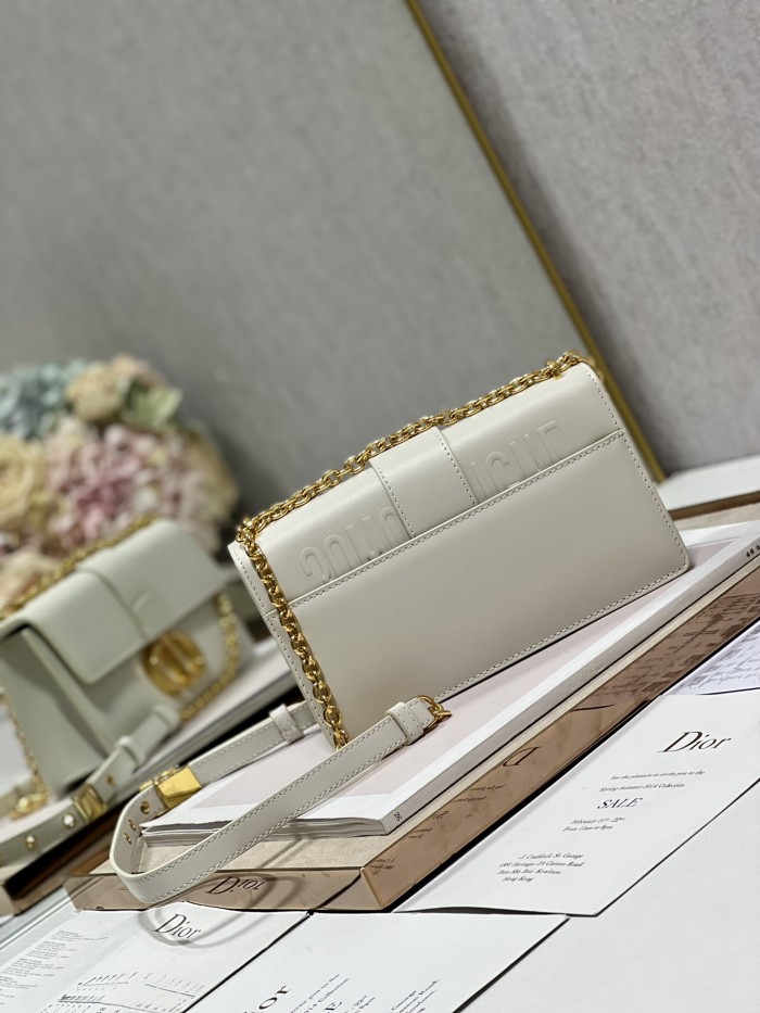 Handbag   Dior  size 9334  size 21.5×12×6 cm