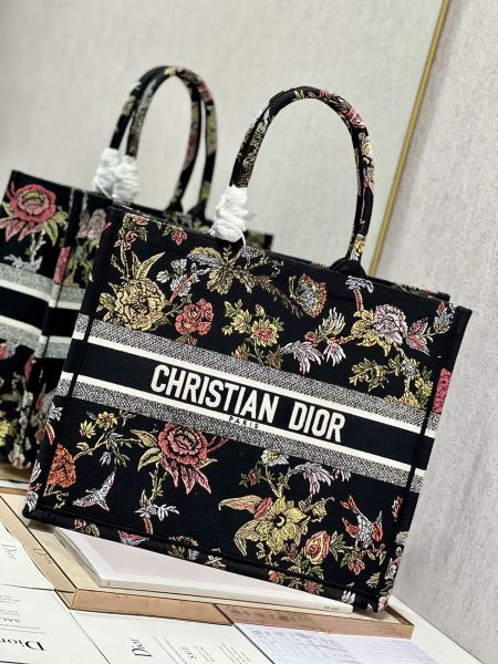 Handbag   Dior 1286  size  41*32 cm