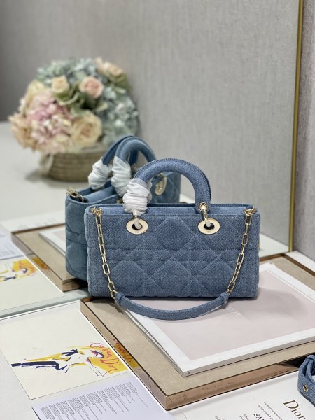 Handbag   Dior  0540  size 26*6*14 cm