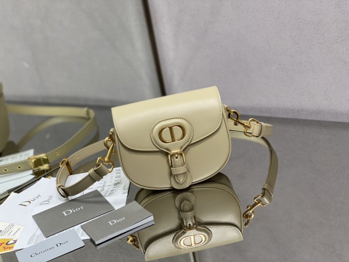 Handbag   Dior  size  18*14*5 cm