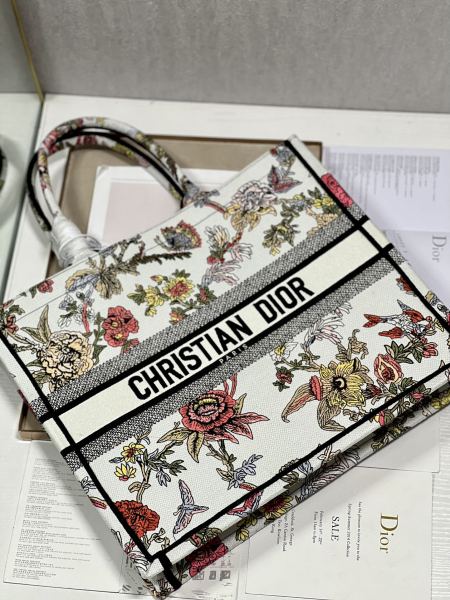 Handbag  Dior 1286  size  41*32 cm