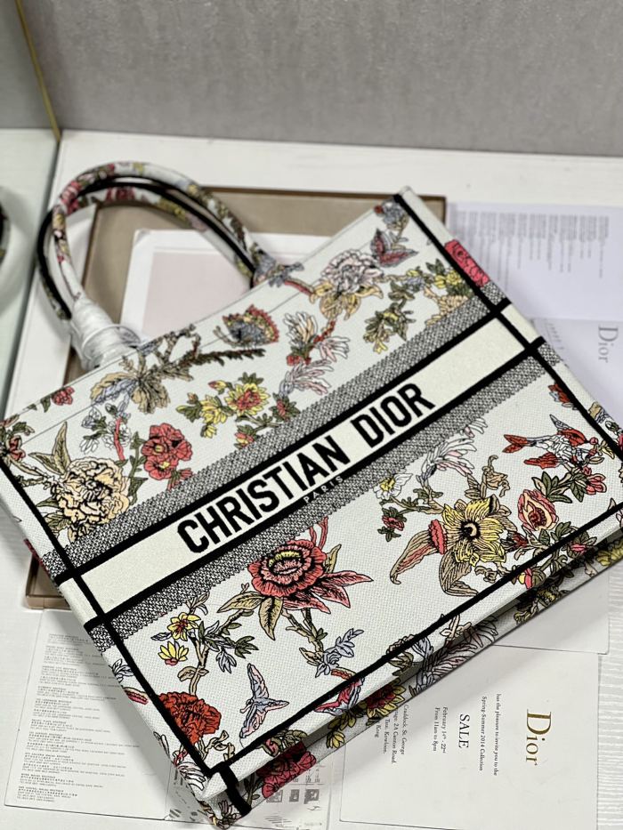 Handbag  Dior 1286  size  41*32 cm