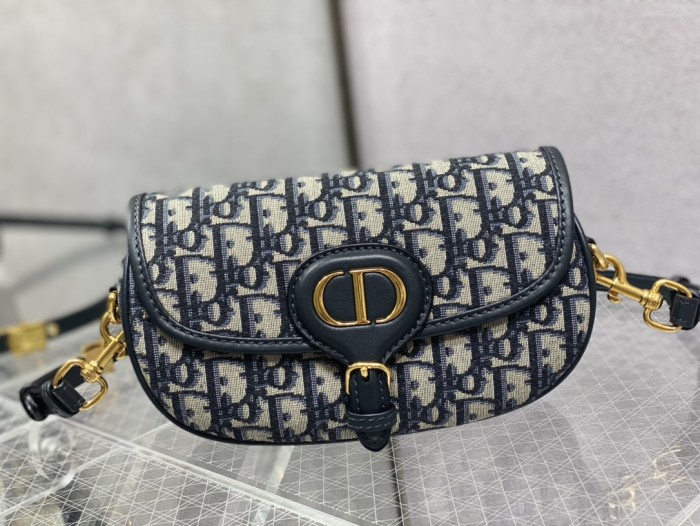 Handbag   Dior  size 21*5*12 cm