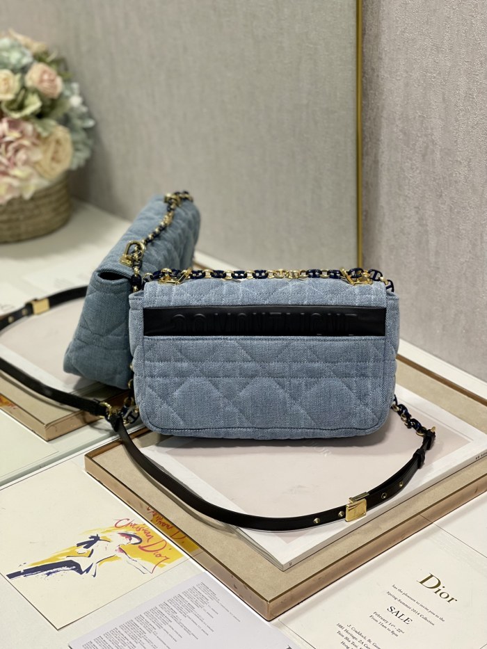 Handbag   Dior  9242  size  25.5×15.5×8 cm