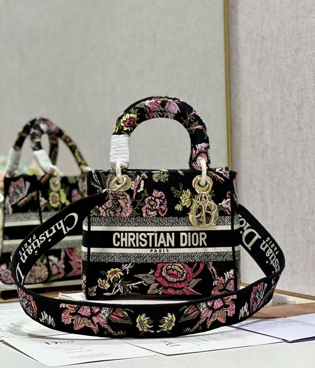 Handbag   Dior  9027  size  24*20*11  cm