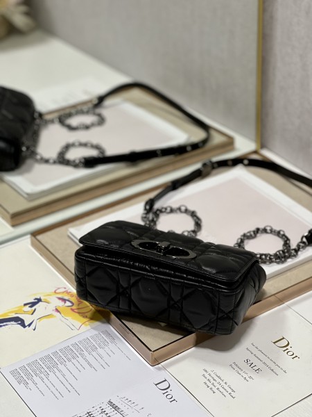 Handbag   Dior  1200  size  20 cm