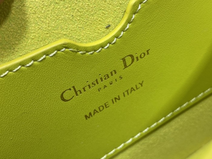 Handbag   Dior  size  18*14*5 cm