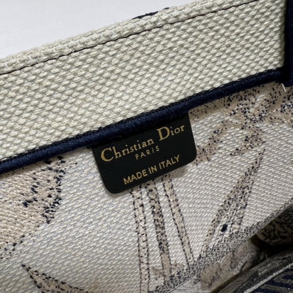 Handbag   Dior  8001  size  41*32 cm