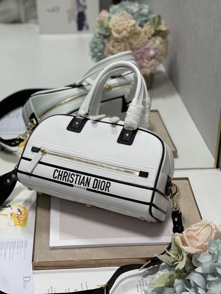  Handbag   Dior 6202  size  34×18×15 cm