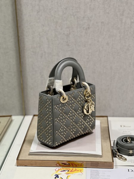 Handbag   Dior  0531  size  20×16.5×8 cm