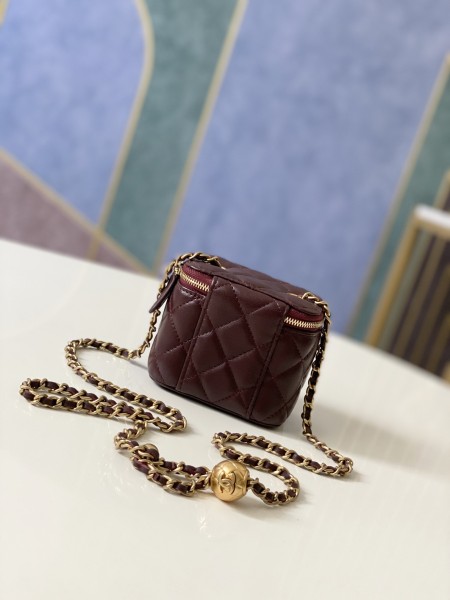 Handbag  Chanel 81136 size  10.5 8.5 7 cm