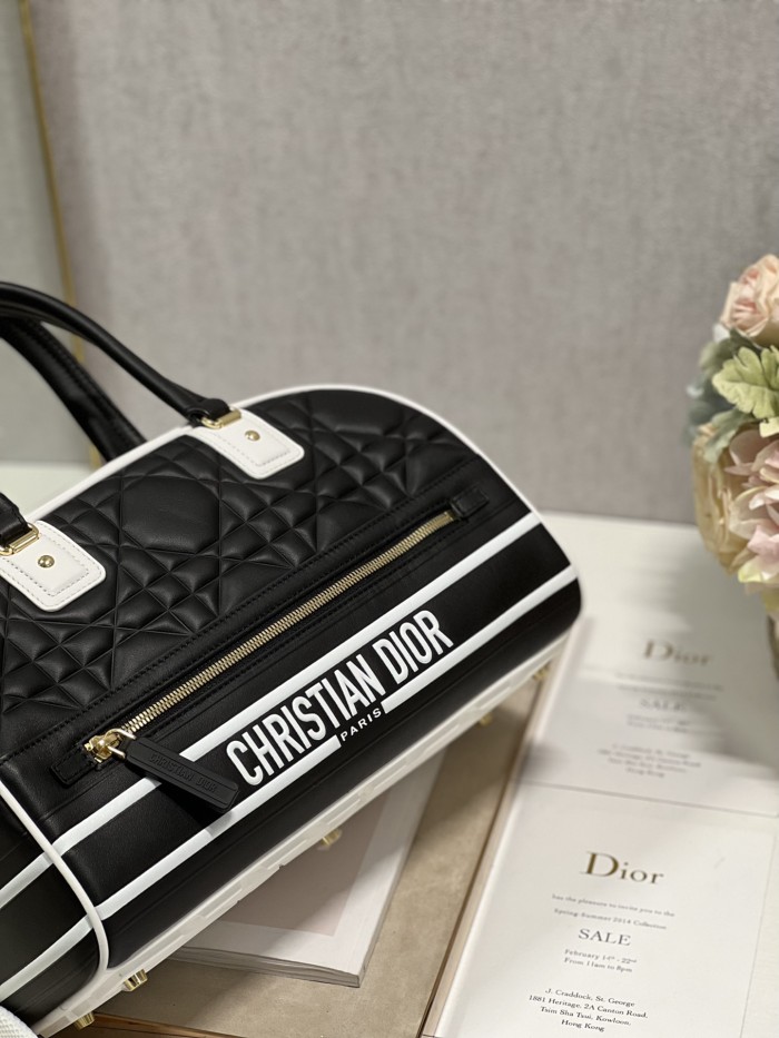  Handbag   Dior  6202  size  34×18×15 cm