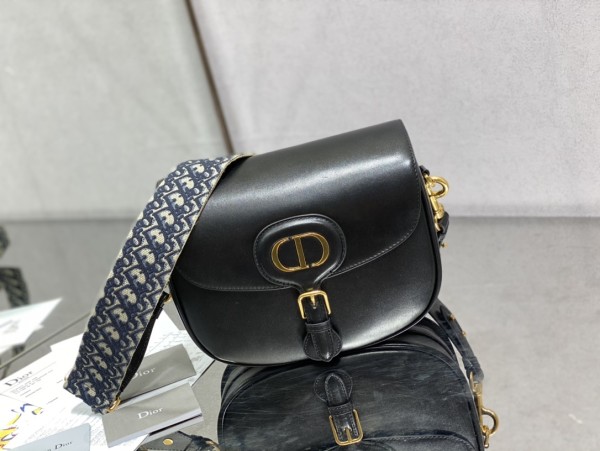 Handbag   Dior  size  27*18*19.5 cm