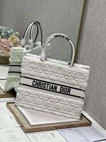Handbag   Dior  1286 size 36×28 cm