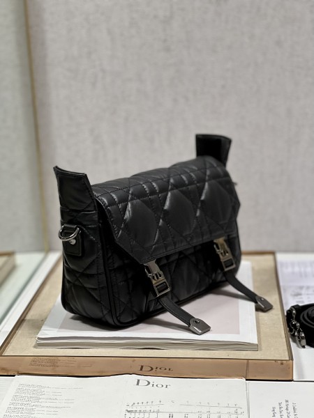 Handbag   Dior  6619  size  24×9.5×19 cm