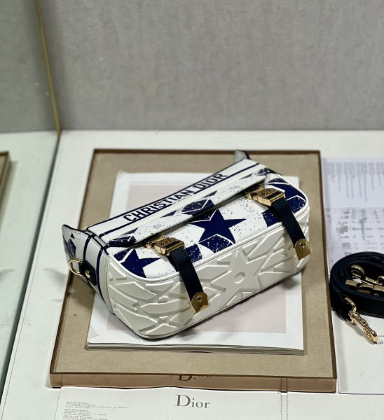 Handbag   Dior  6619  size 24×9.5×19  cm