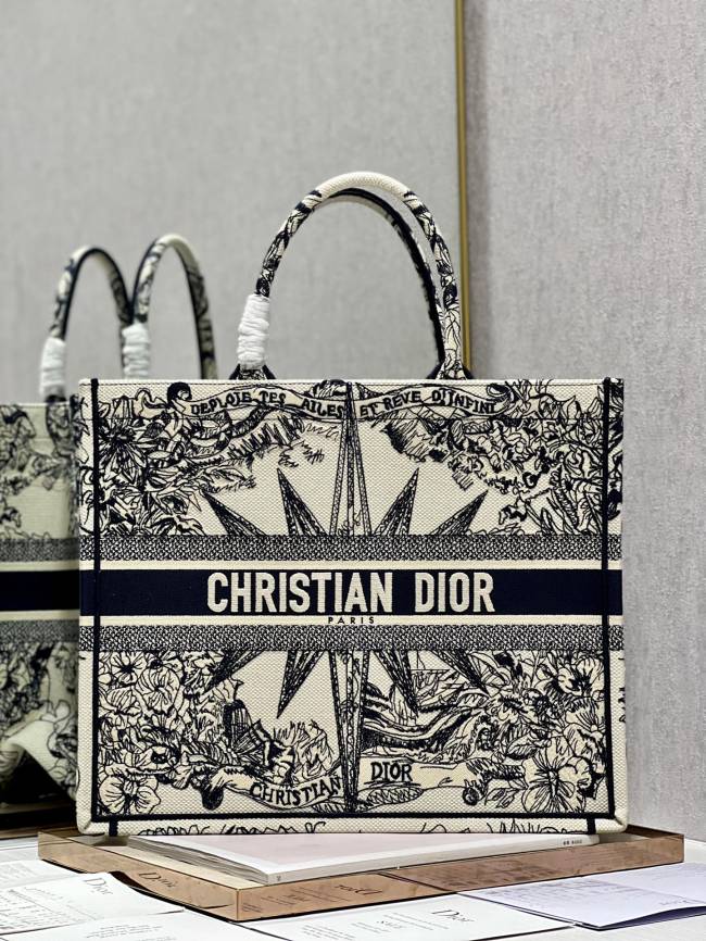 Handbag   Dior  8001  size  41*32 cm