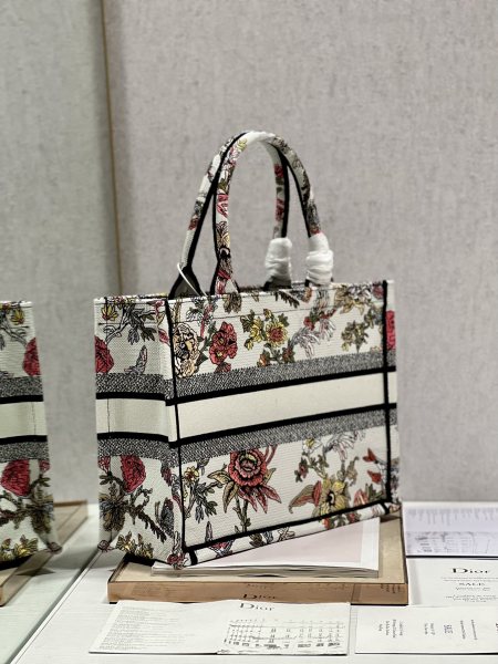 Handbag  Dior 1286  size  36×28 cm