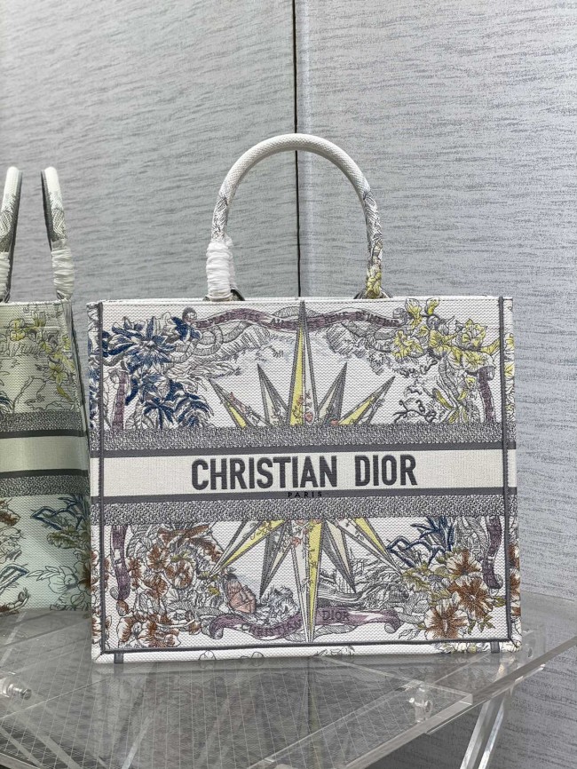 Handbag   Dior  size  42*18*35 cm